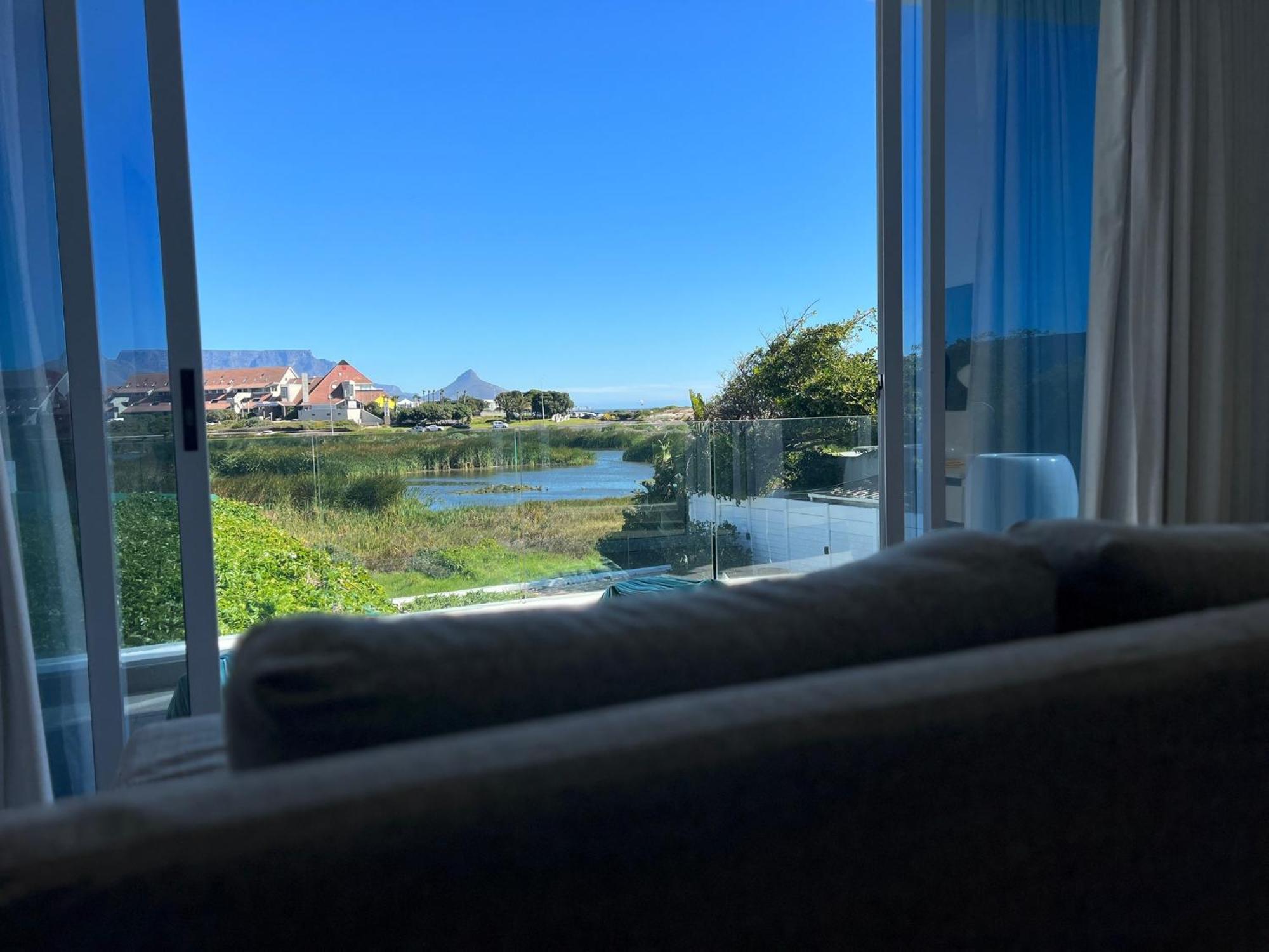 Peach On Beach Boutique Guesthouse Bloubergstrand Room photo